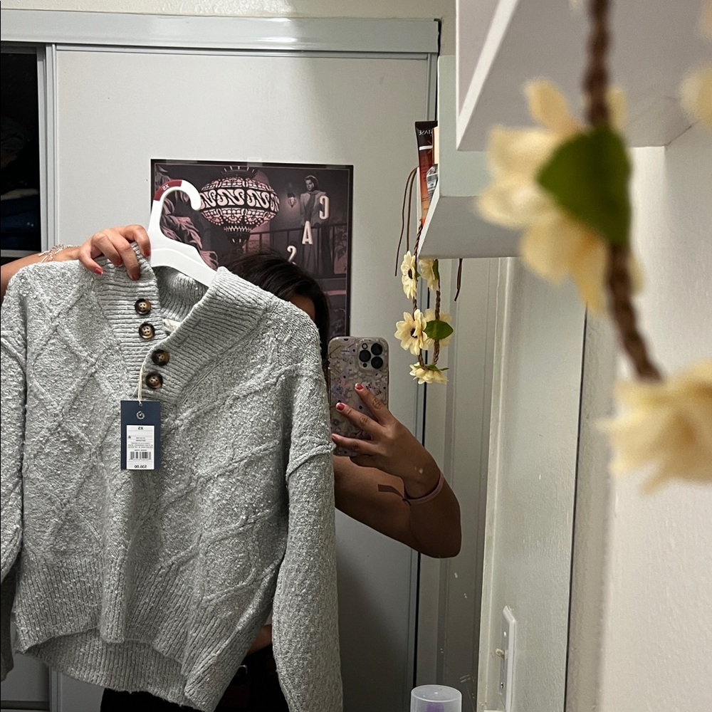 Universal Thread Light Gray Button-Up Sweater